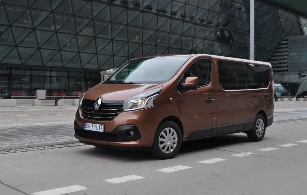 Wynajem busa 9 osobowego